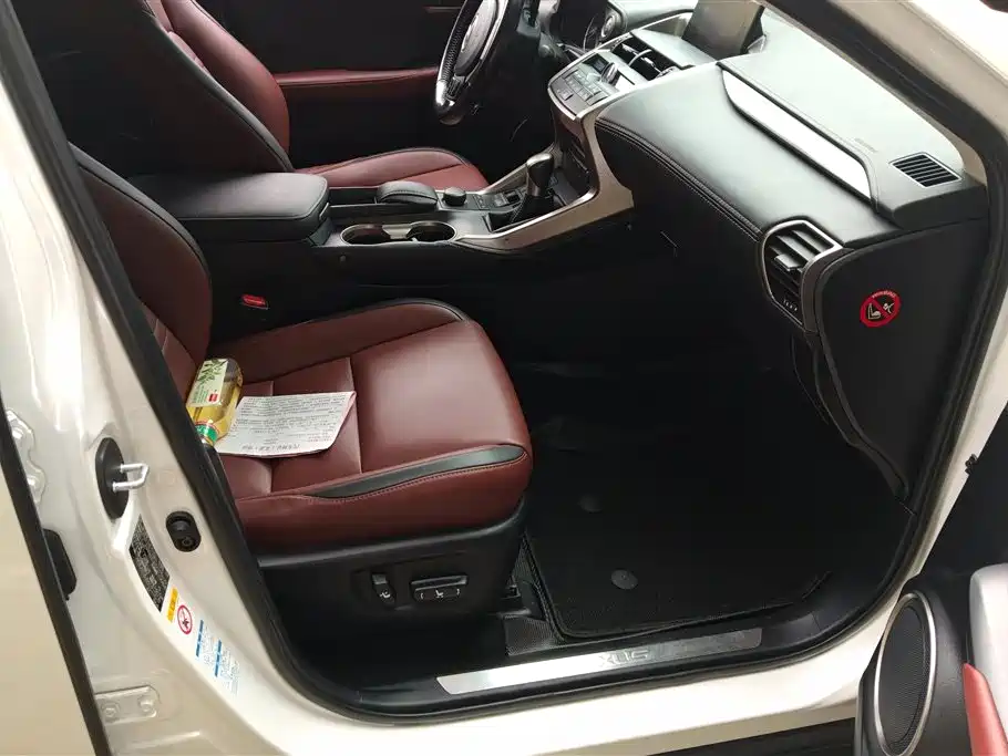 Lexus NX 2015 200t