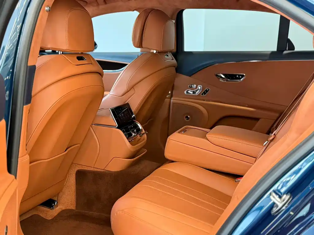 Bentley Flying Spur — миниатюра 4