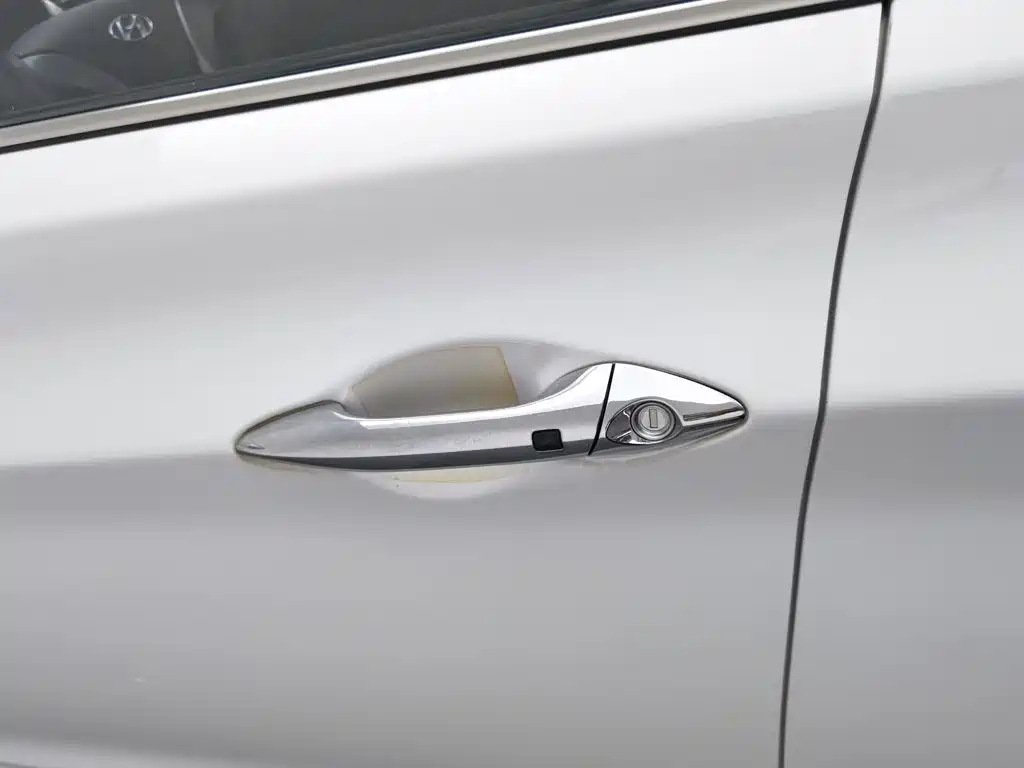 Hyundai Elantra Langdong — миниатюра 18