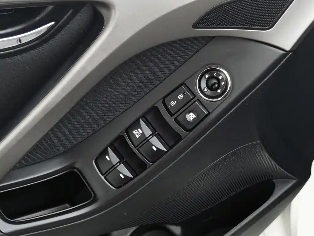 Hyundai Elantra Langdong — миниатюра 9