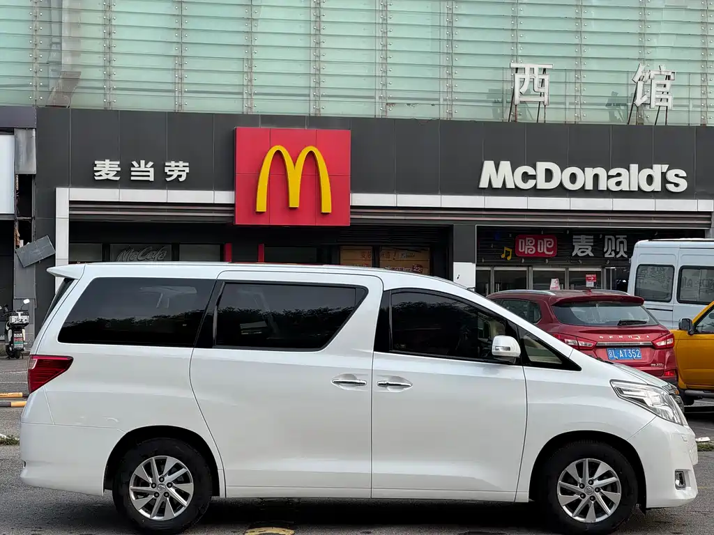Toyota Alphard 2012 3.5L Luxury