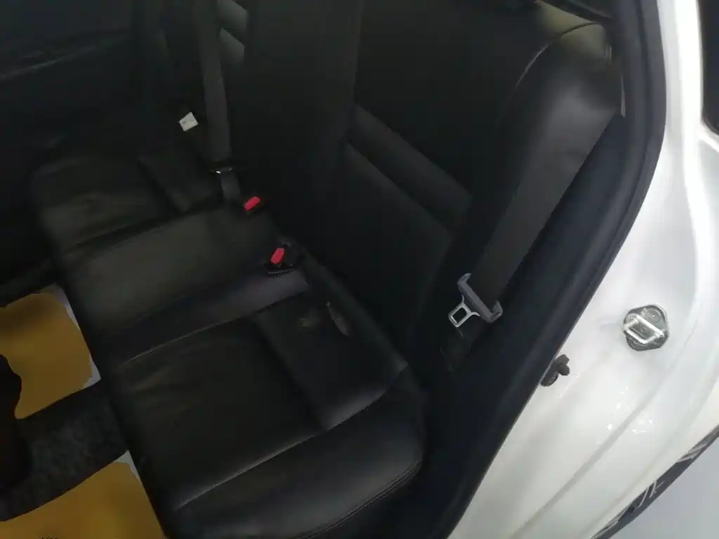 Toyota Yaris L — миниатюра 17