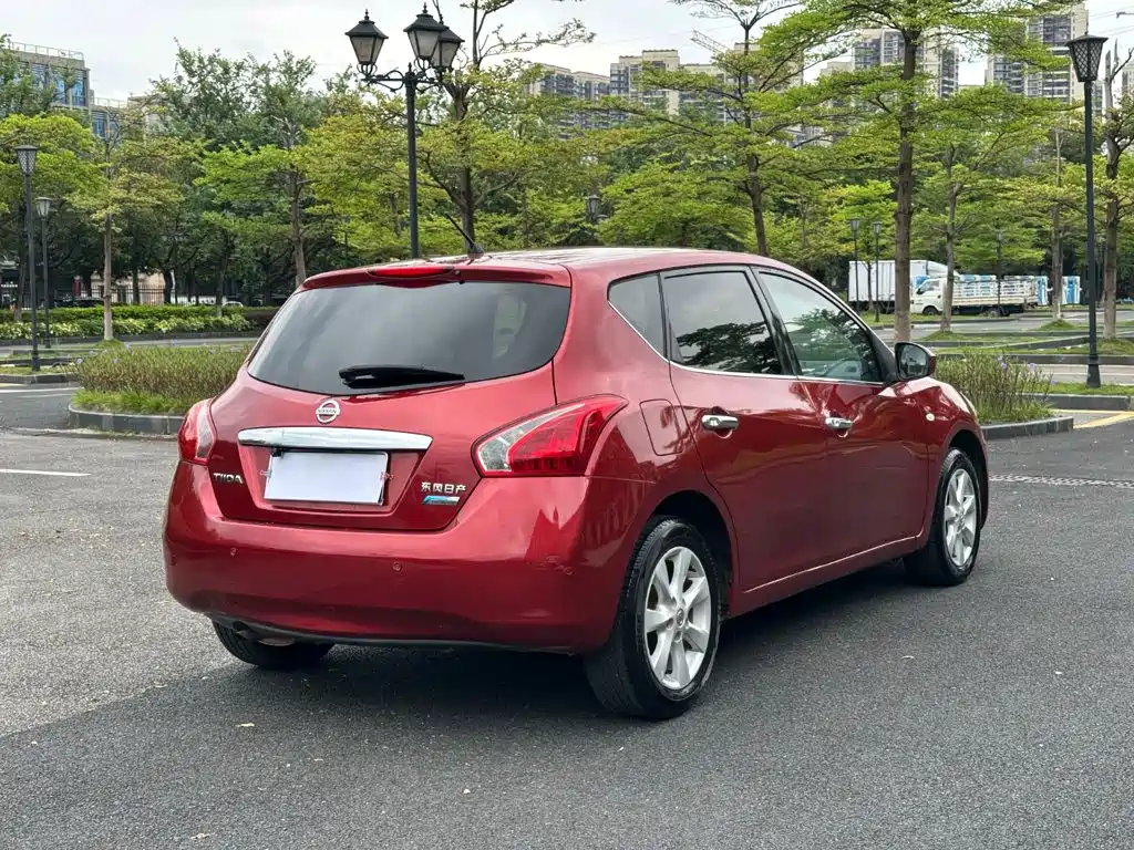 Nissan Tiida — миниатюра 14