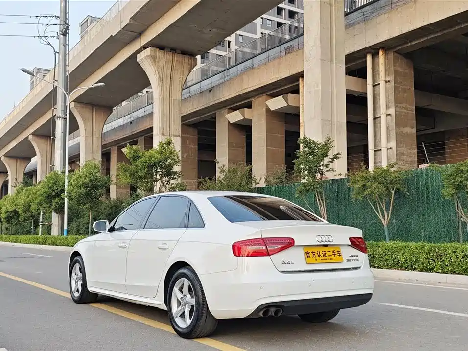 Audi A4L 2013 35 TFSI AT Comfort