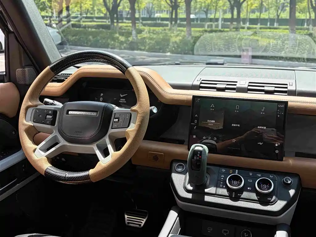 Land Rover Defender — миниатюра 9