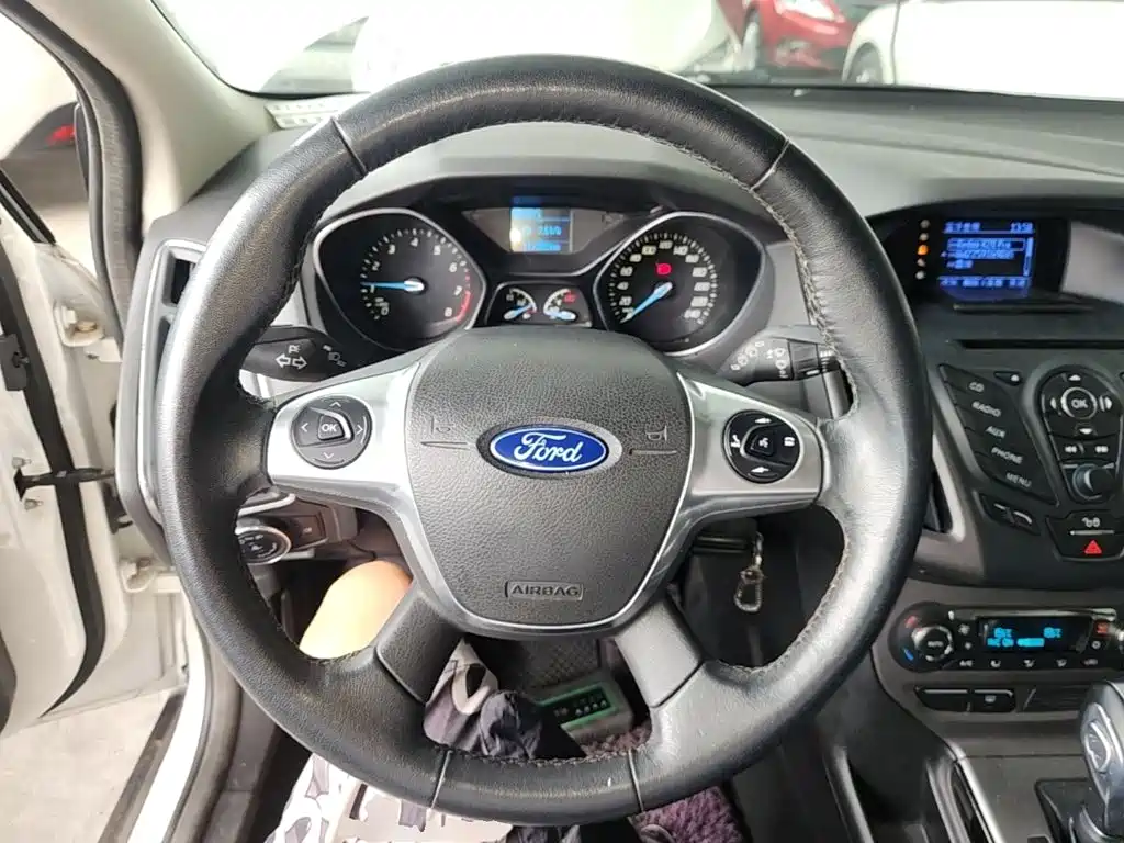 Ford Focus — миниатюра 11