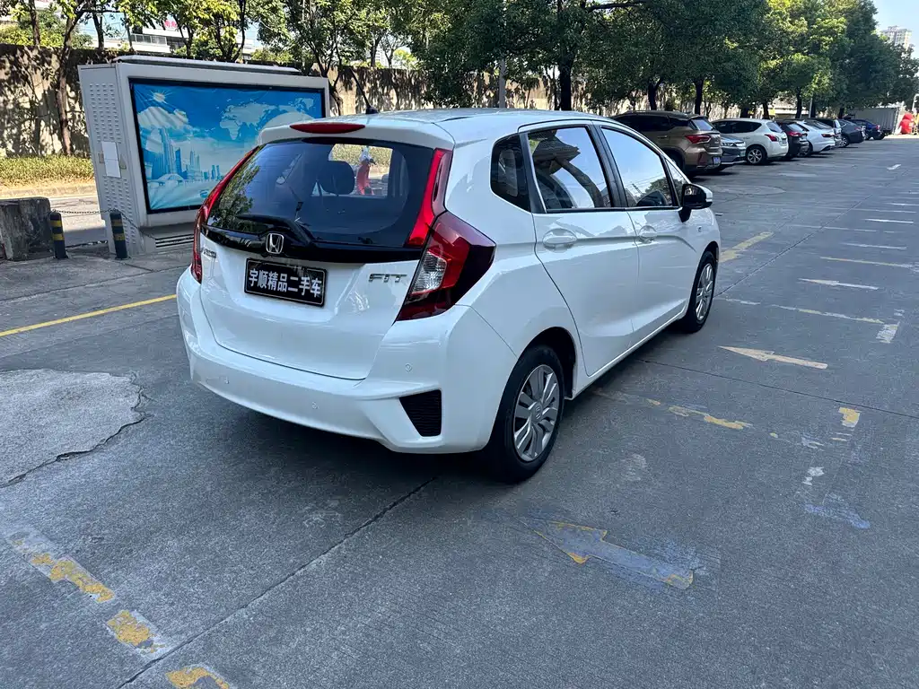 Honda Fit — миниатюра 6