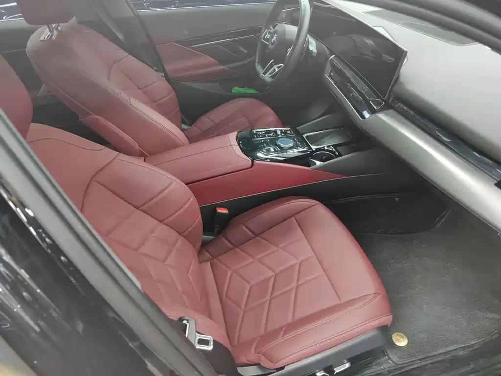 BMW 5 Series — миниатюра 15