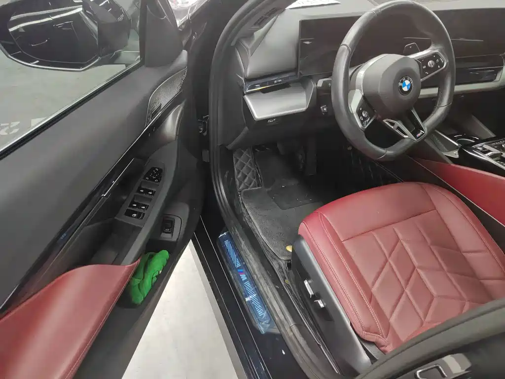 BMW 5 Series — миниатюра 3