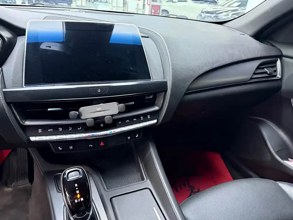 Cadillac CT5 — миниатюра 6