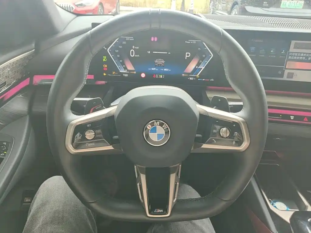 BMW 5 Series — миниатюра 11
