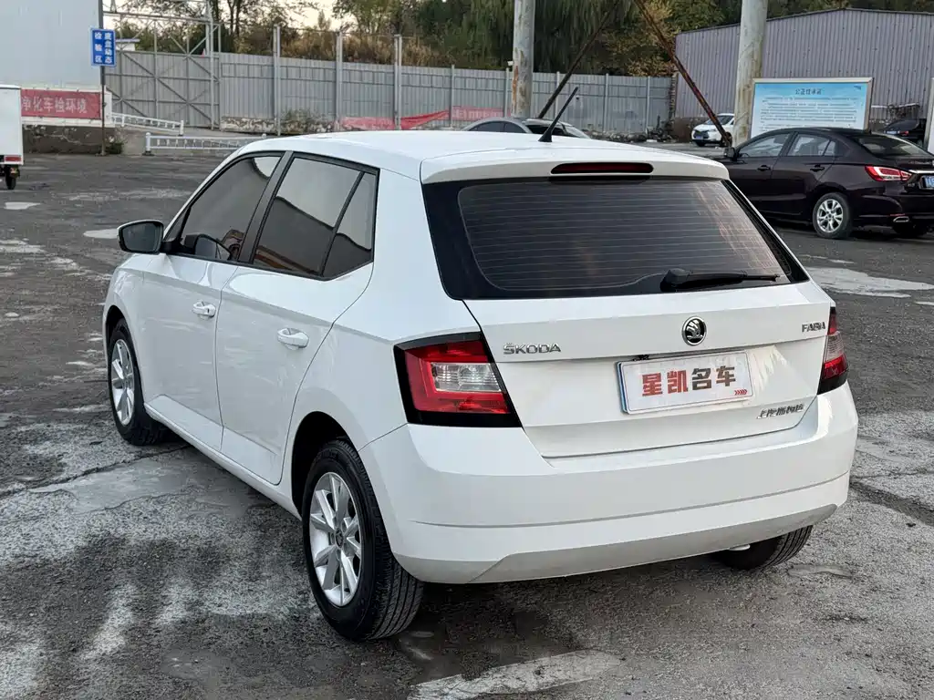 Skoda Fabia — миниатюра 4