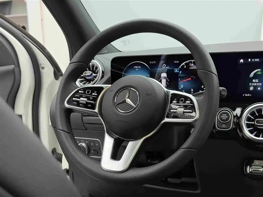 Mercedes-Benz GLA — миниатюра 13