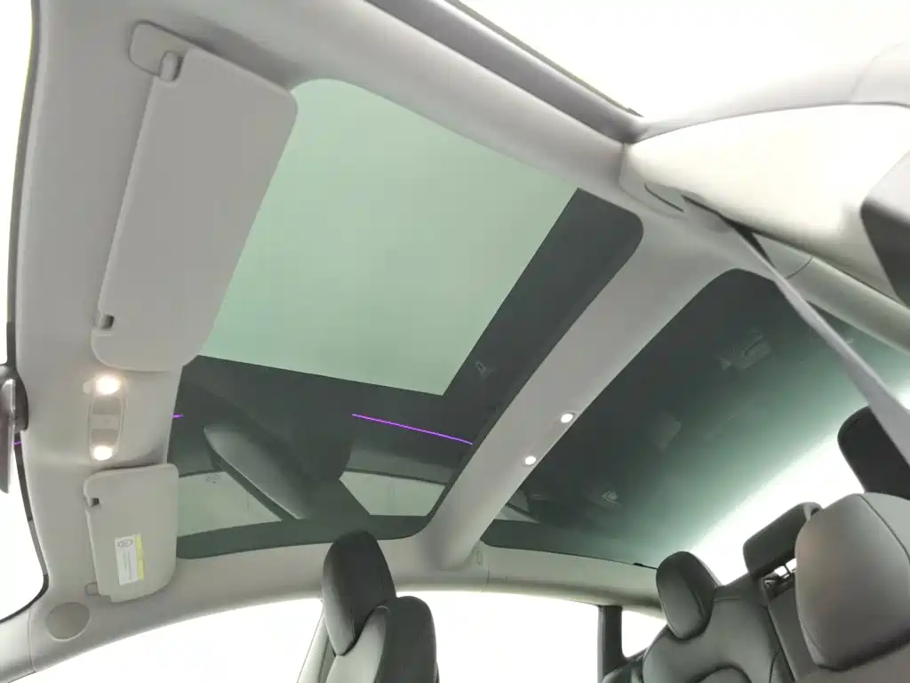 Tesla Model 3 — миниатюра 14