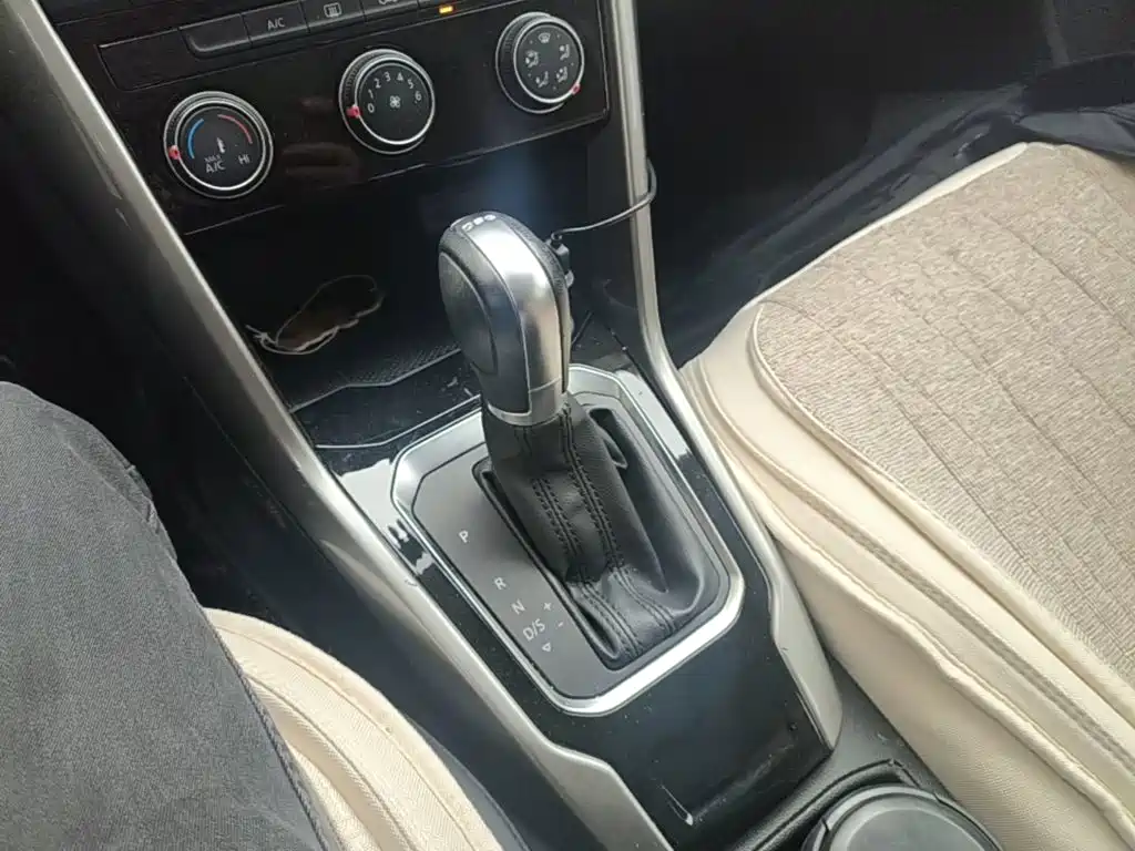 Volkswagen T-Roc — миниатюра 14