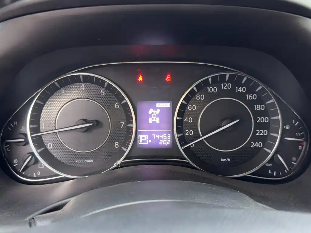 Nissan Patrol — миниатюра 16