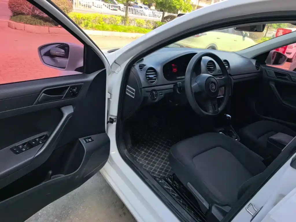 Volkswagen Jetta — миниатюра 16
