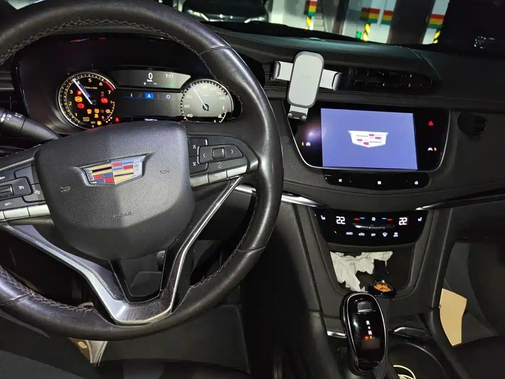 Cadillac XT6 — миниатюра 5