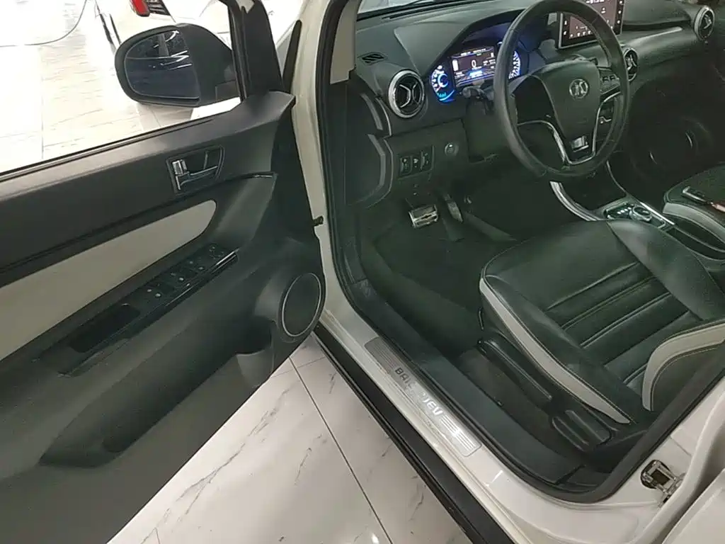 BAIC New Energy EC5 — миниатюра 16