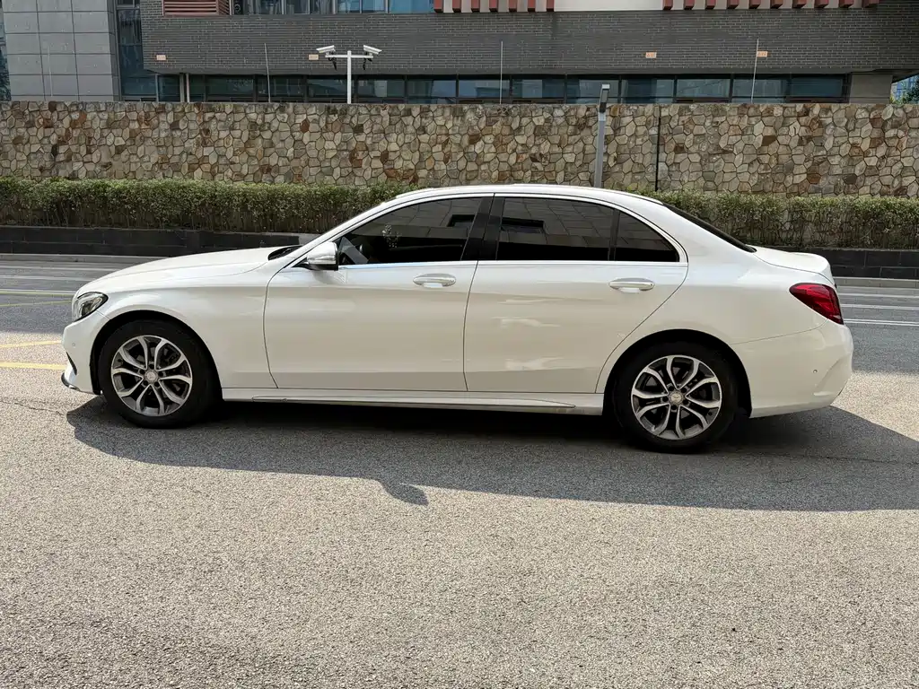 Mercedes-Benz C-Class — миниатюра 18