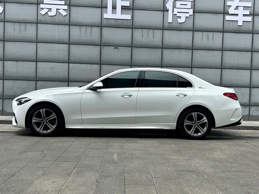 Mercedes-Benz C-Class — миниатюра 7
