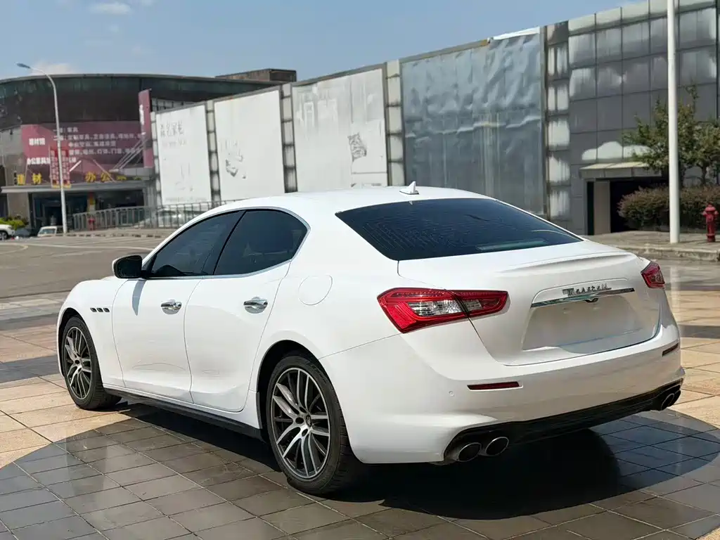 Maserati Ghibli — миниатюра 6