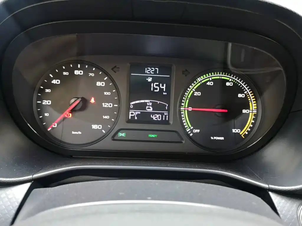 Roewe Clever — миниатюра 12