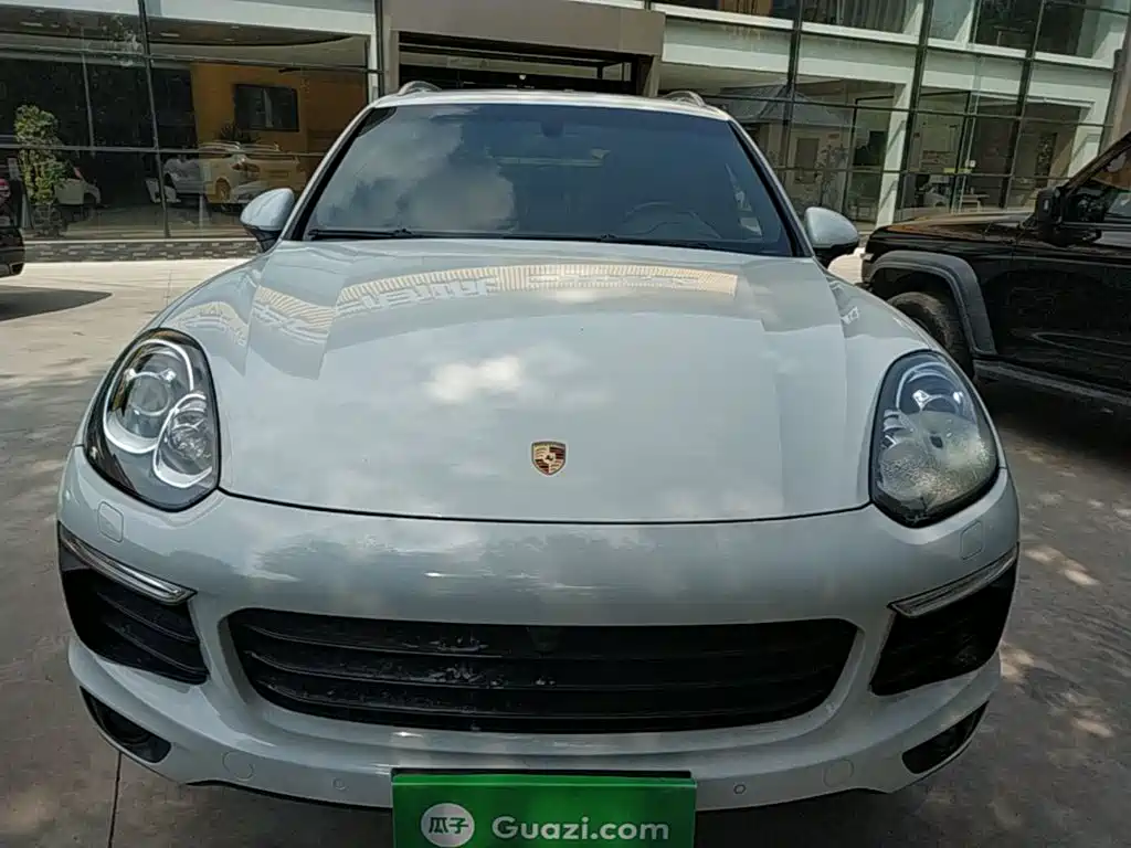 Porsche Cayenne — миниатюра 3