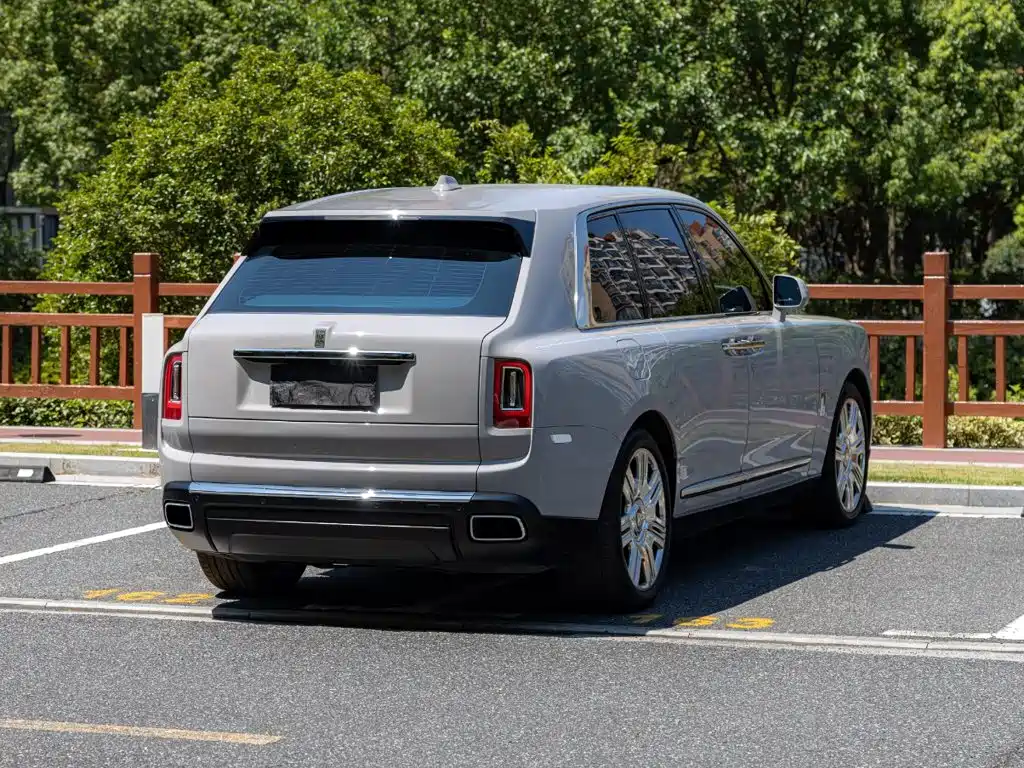 Rolls-Royce Cullinan — миниатюра 4
