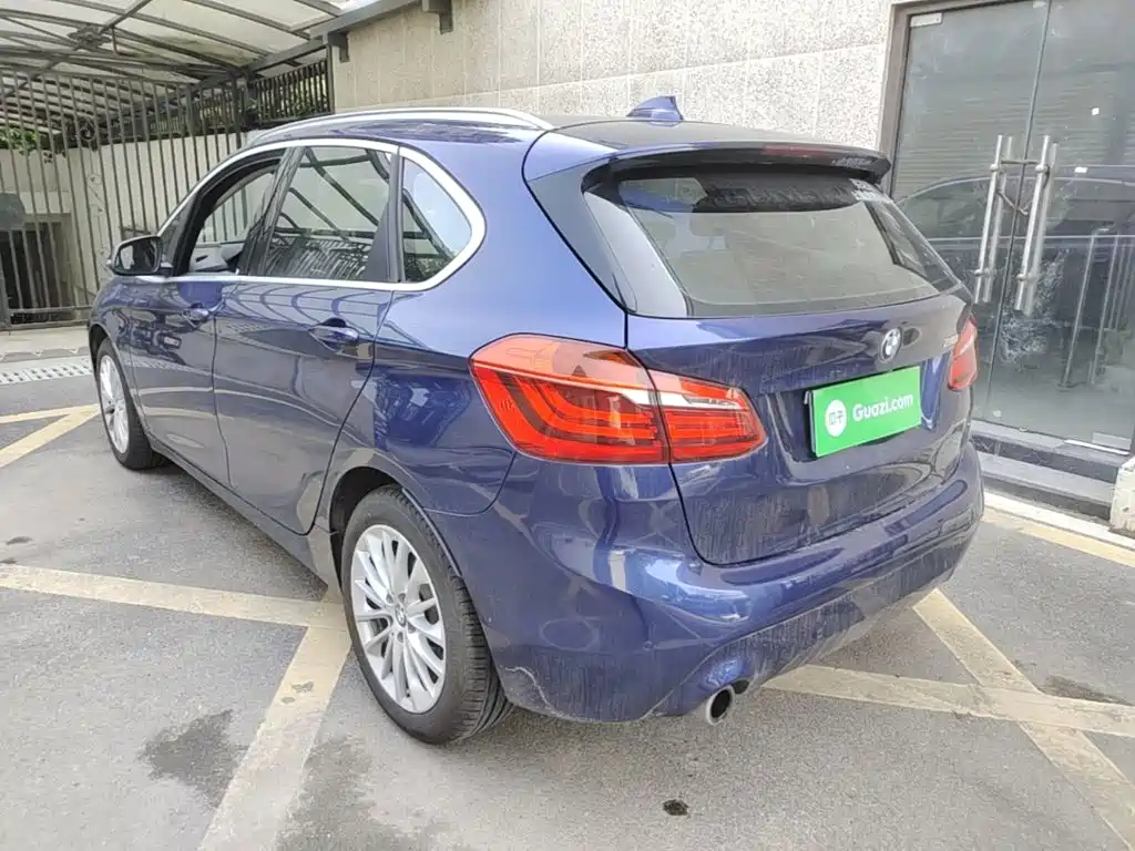 BMW 2 Series Active Tourer — миниатюра 5
