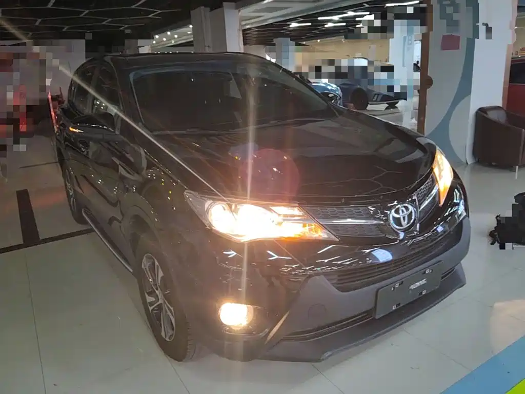 Toyota RAV4 — миниатюра 4