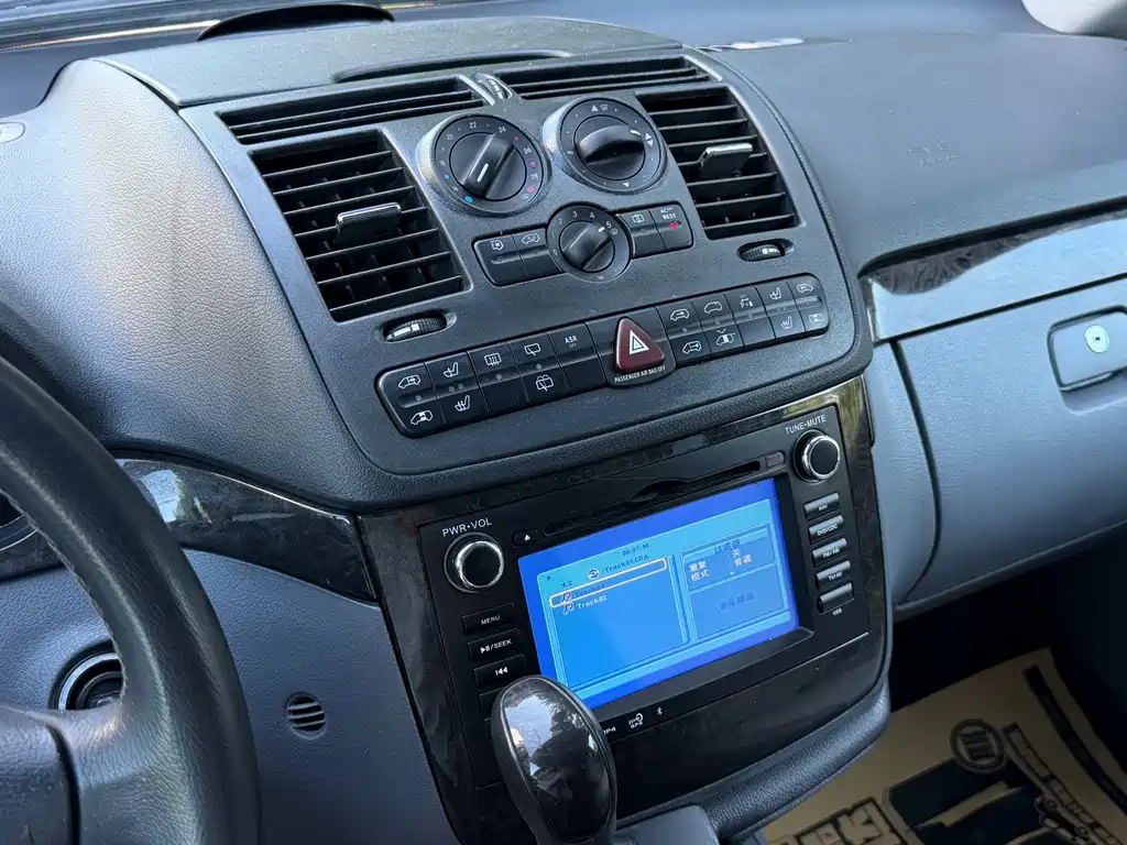 Mercedes-Benz Viano — миниатюра 15