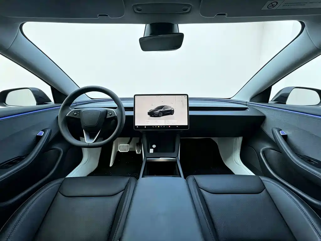 Tesla Model 3 — миниатюра 7