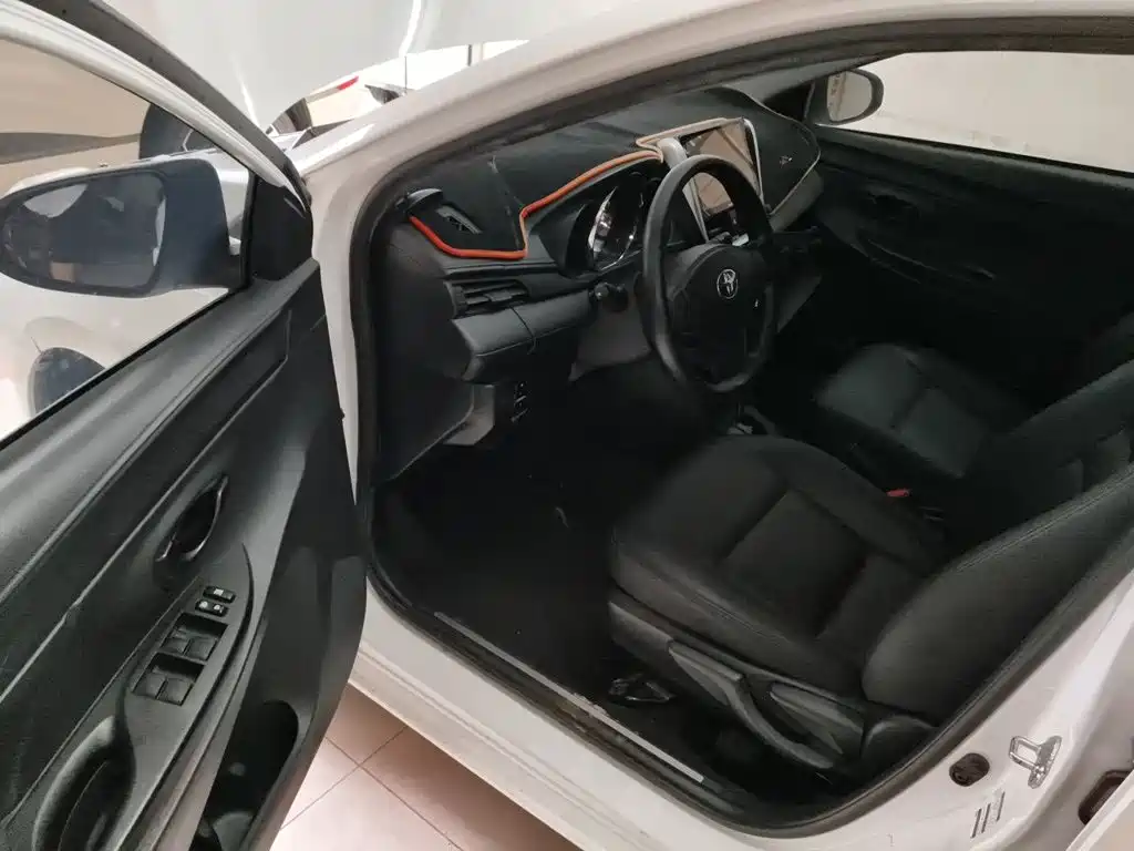 Toyota Yaris L — миниатюра 12