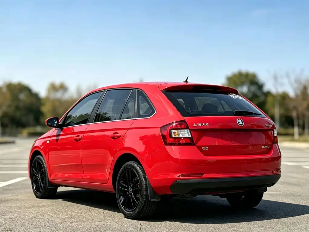 Skoda Rapid Spaceback — миниатюра 4