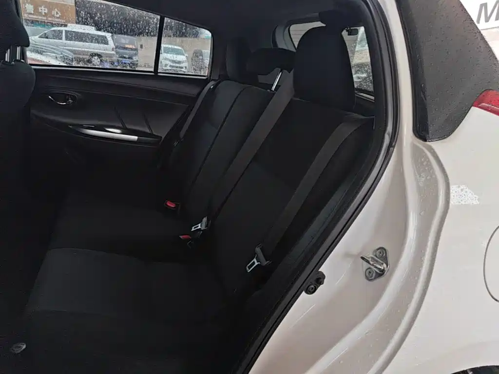 Toyota Yaris L — миниатюра 17