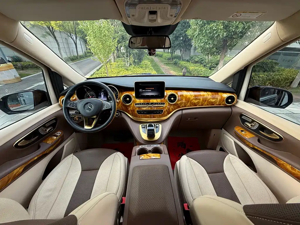 Mercedes-Benz V-Class — миниатюра 22
