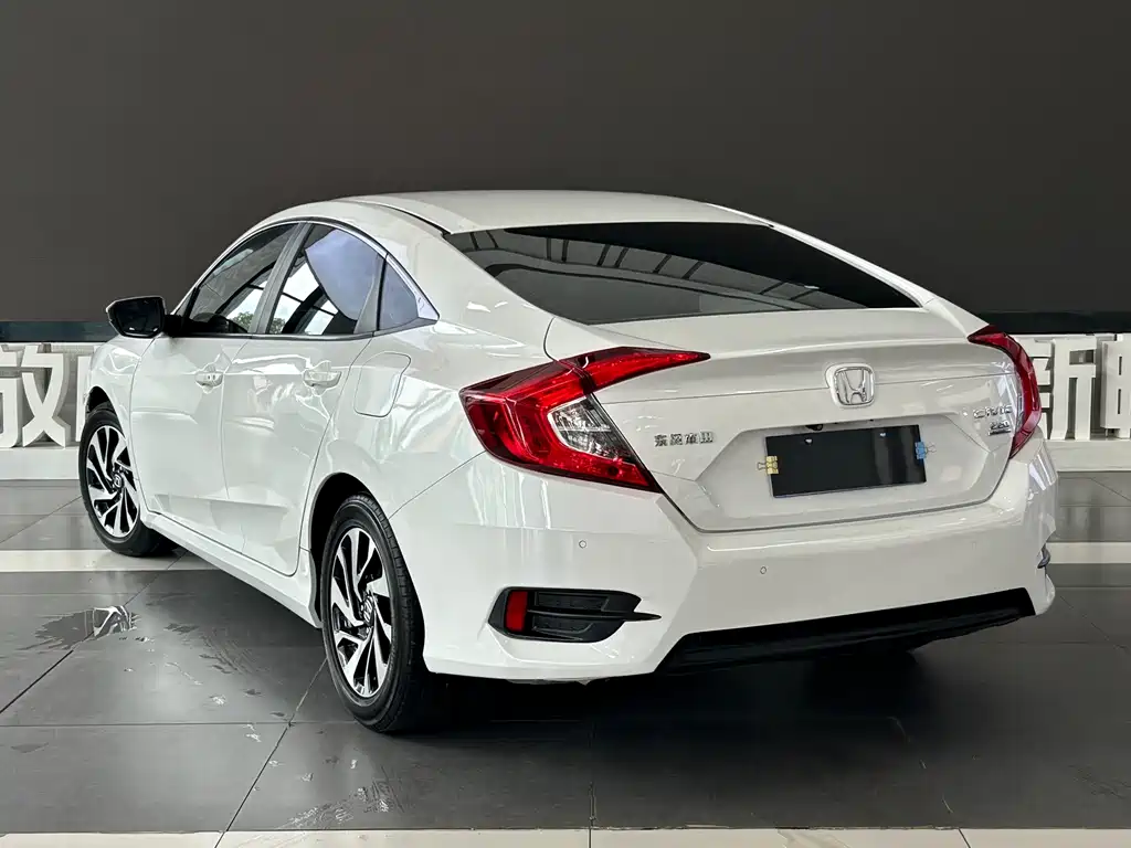Honda Civic — миниатюра 10