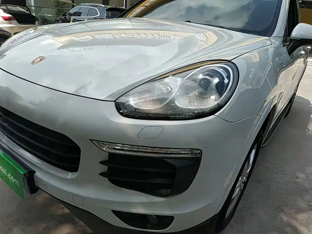 Porsche Cayenne — миниатюра 24