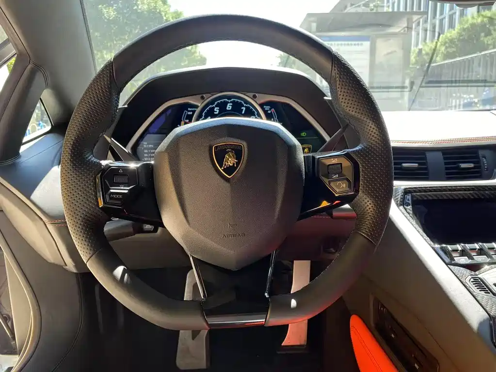 Lamborghini Aventador 2011 LP 700-4
