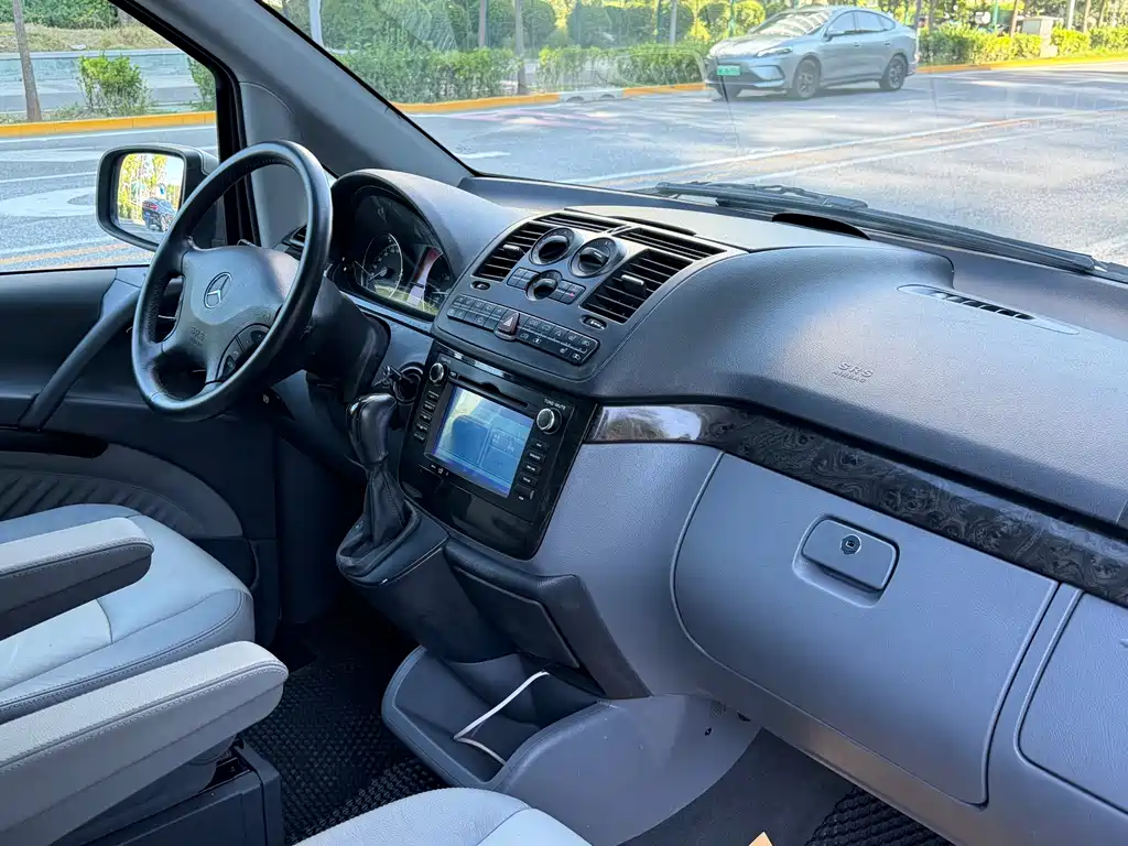 Mercedes-Benz Viano — миниатюра 17