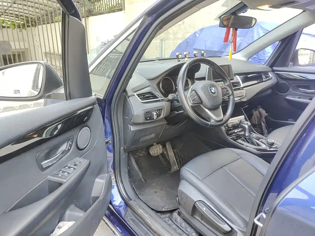 BMW 2 Series Active Tourer — миниатюра 16