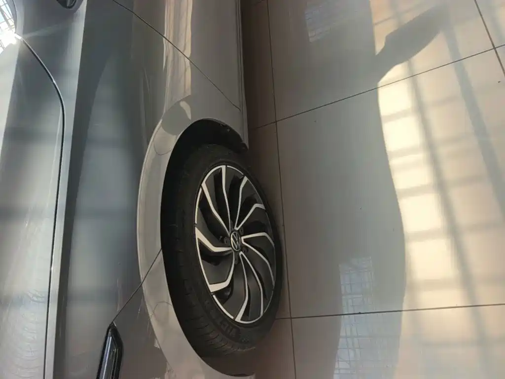 Volkswagen Golf — миниатюра 23