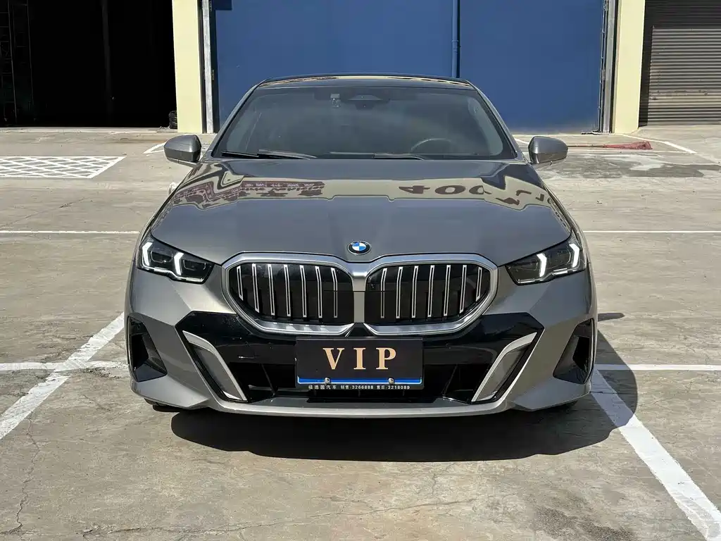 BMW 5 Series — миниатюра 2
