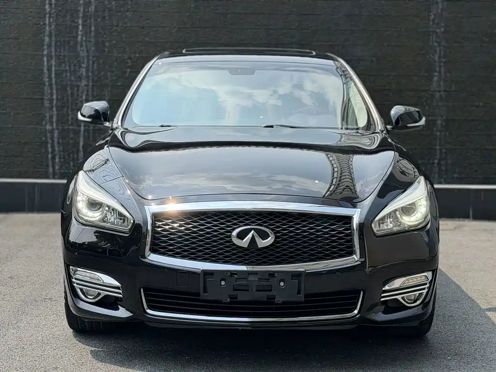 Infiniti Q70 — миниатюра 2