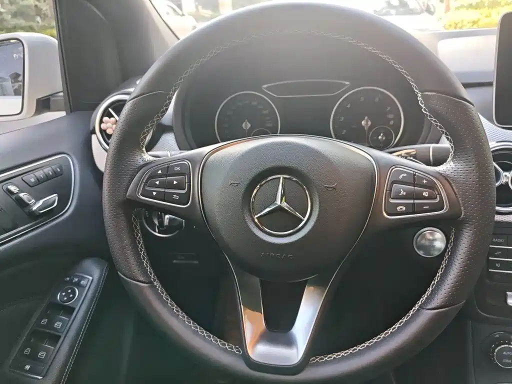 Mercedes-Benz B-Class — миниатюра 6