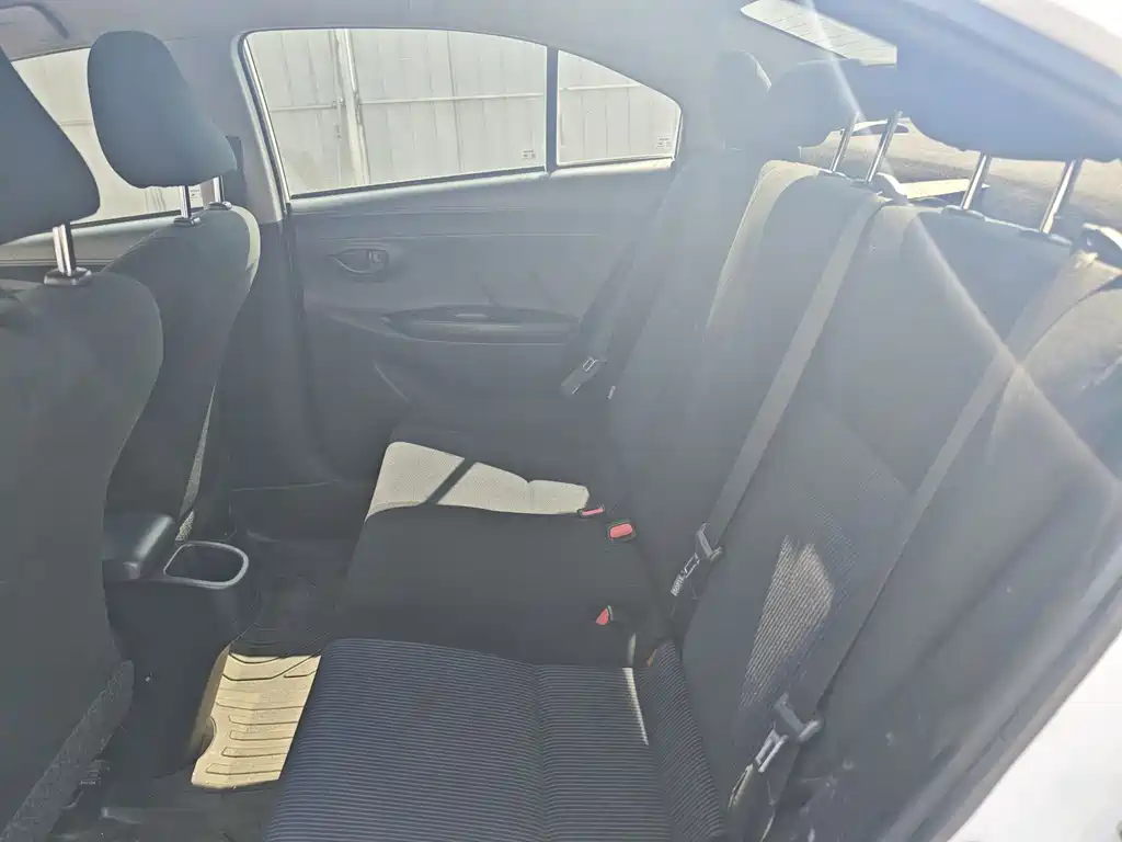 TOYOTA YARIS L TO ENJOY