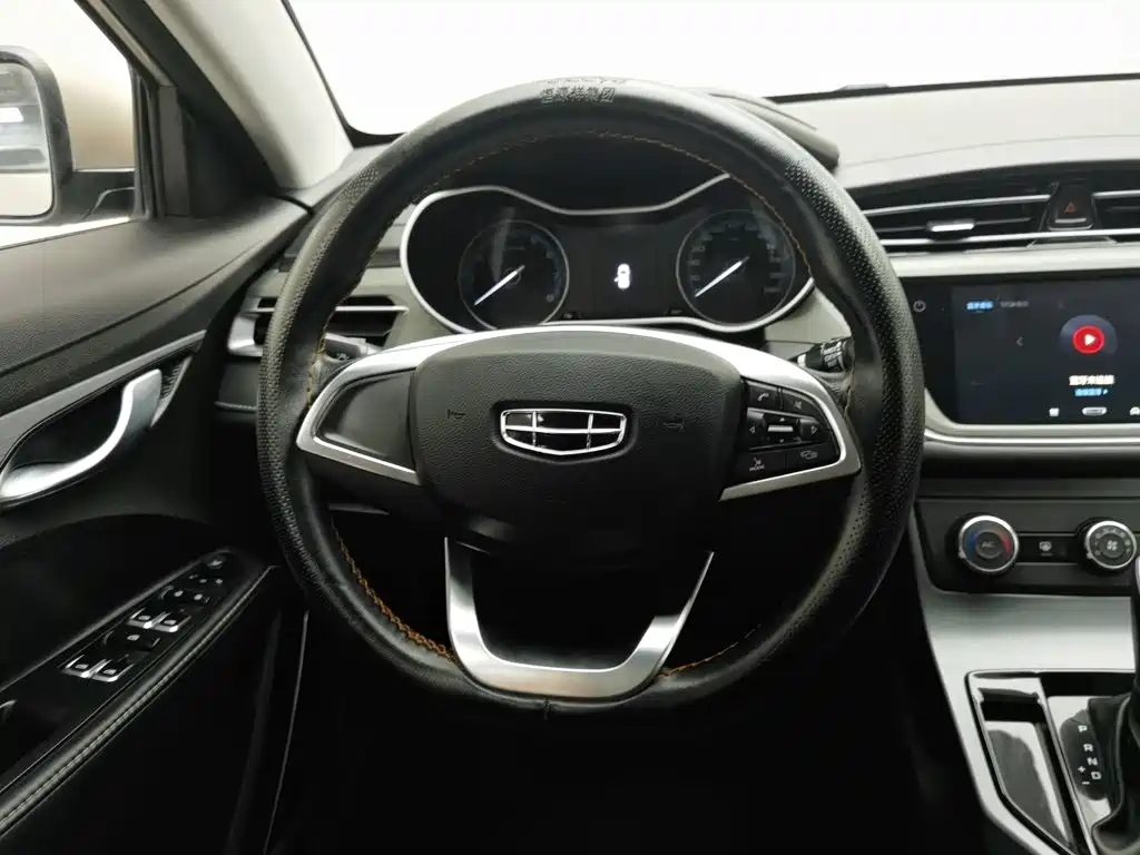 Geely Emgrand — миниатюра 11