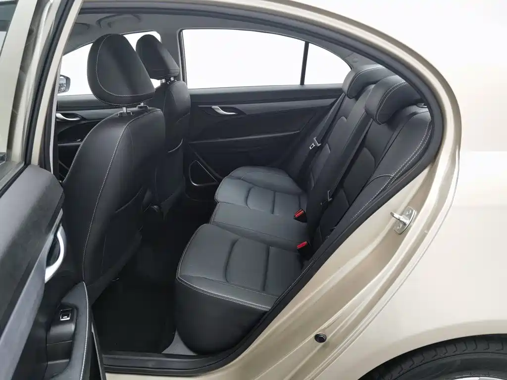 Geely Emgrand — миниатюра 15
