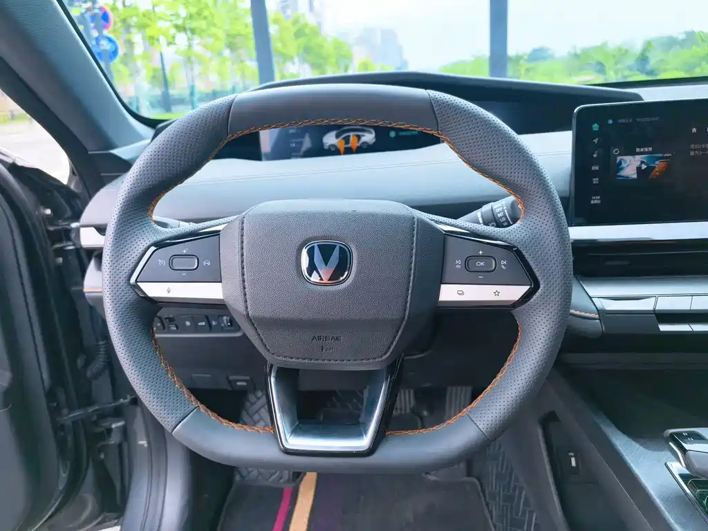 Changan UNI-V iDD — миниатюра 4